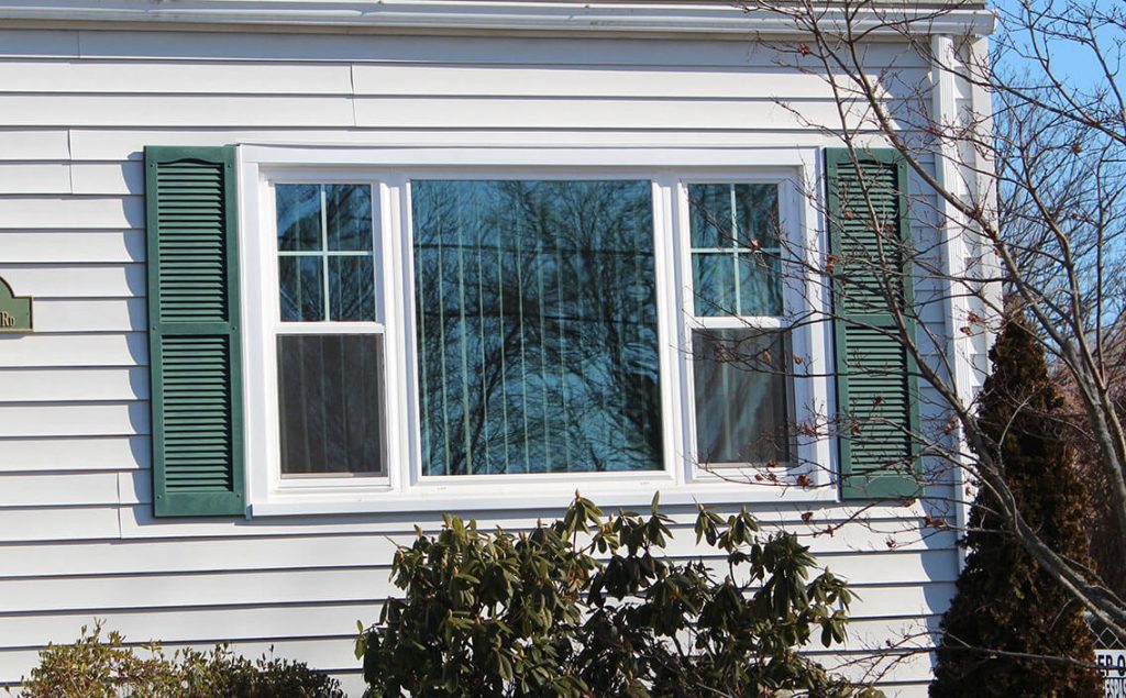 vinyl bay replacement windows in Woodbridge Connecticut