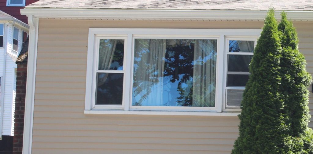 vinyl picture replacement windows in Woodbridge Connecticut