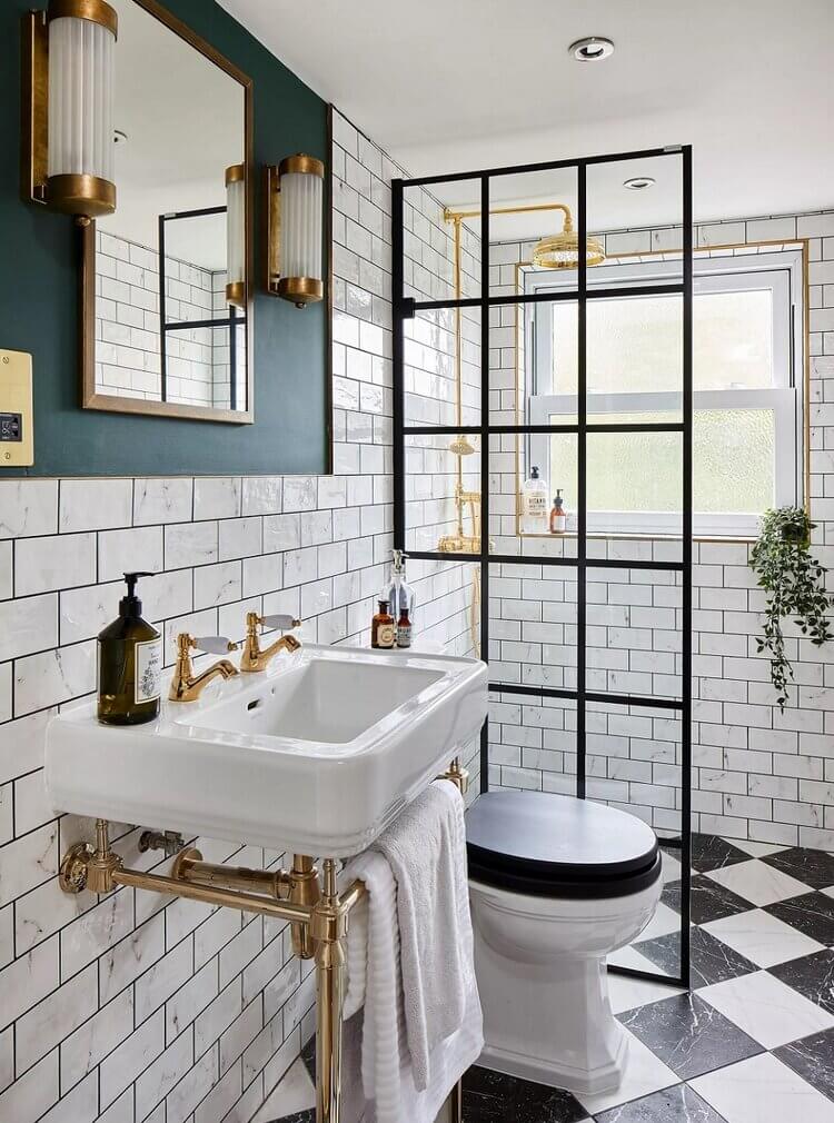 trendy bathroom white/gold